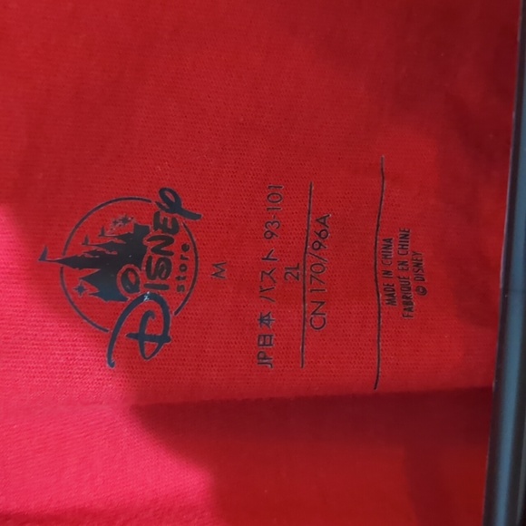 Disney incredibles kids tshirt. Size medium, red - Picture 3 of 5